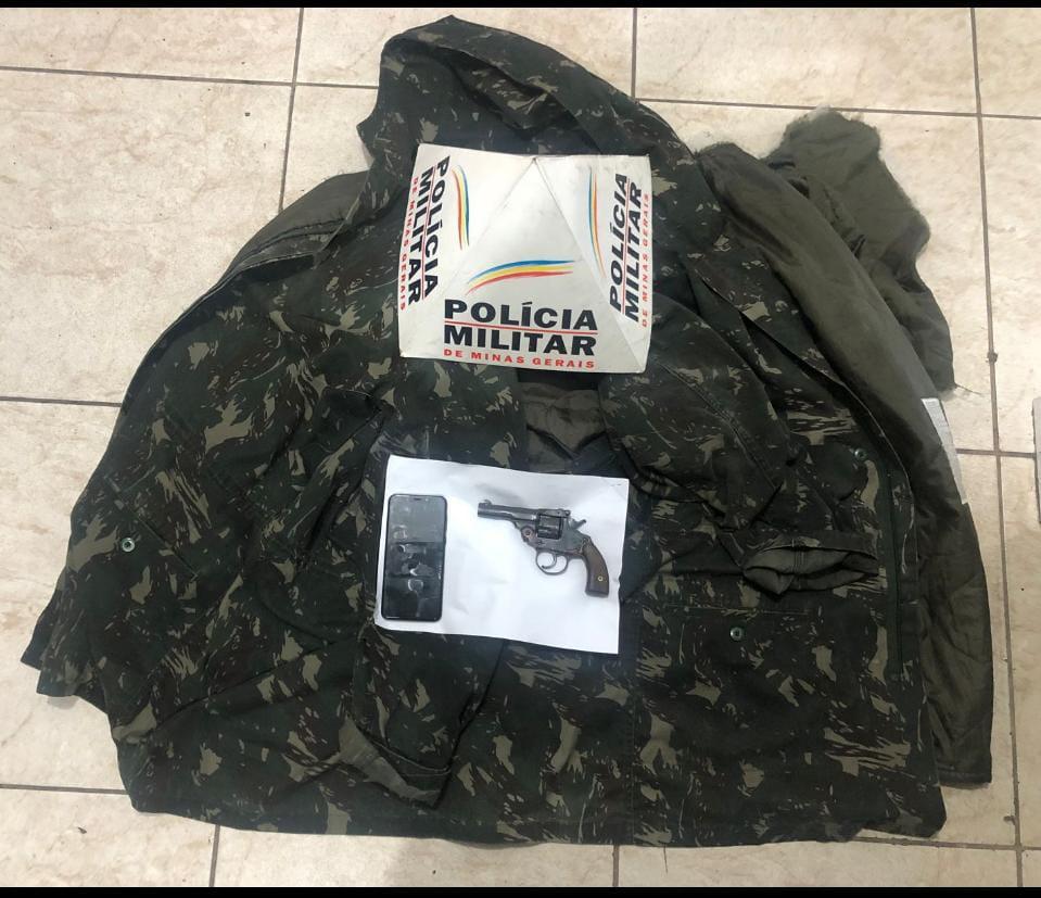 Um homem e um adolescente foram presos por porte ilegal de armas em JF