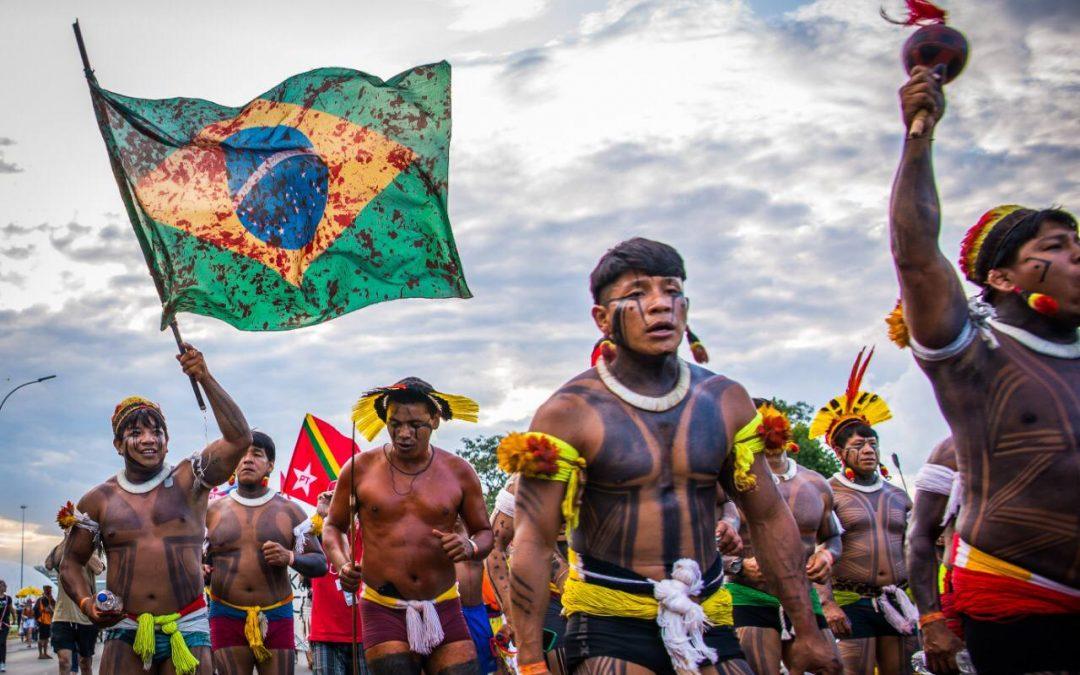 Congresso recebe projeção nesta quarta em apoio à marcha indígena