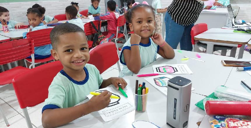 Escola Municipal Professor João Panisset realiza projeto Trenzinho da Paz