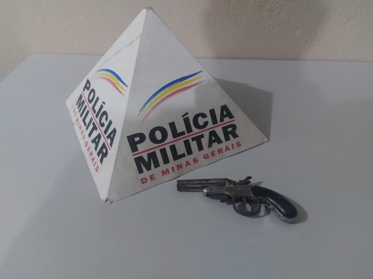 Jovem é perseguido por porte ilegal de arma de fogo em Santos Dumont