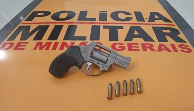 Motorista é abordado com porte ilegal de arma de fogo
