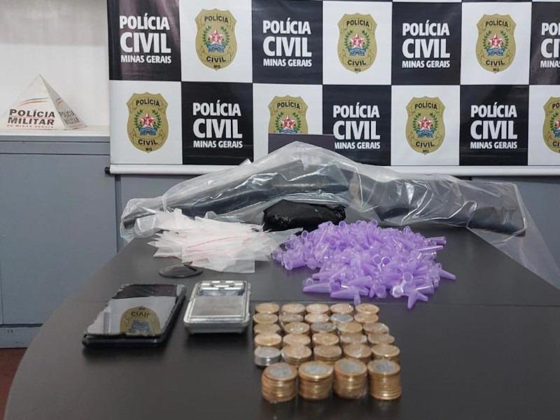 Operação policial apreende armas e drogas em Conselheiro Lafaiete