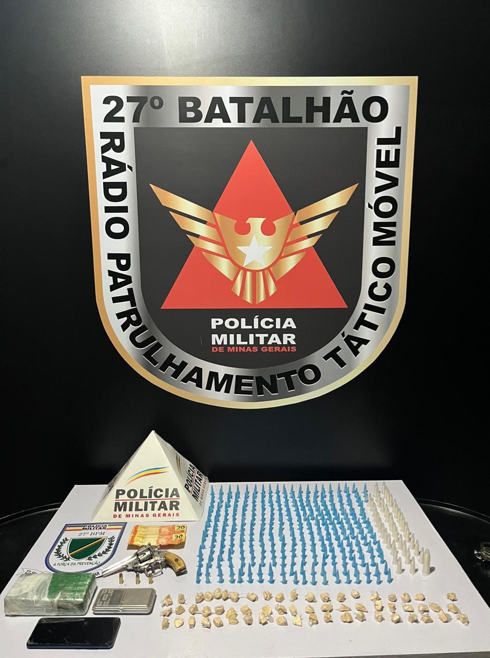 PM prende dois autores por tráfico de drogas no Jardim Natal