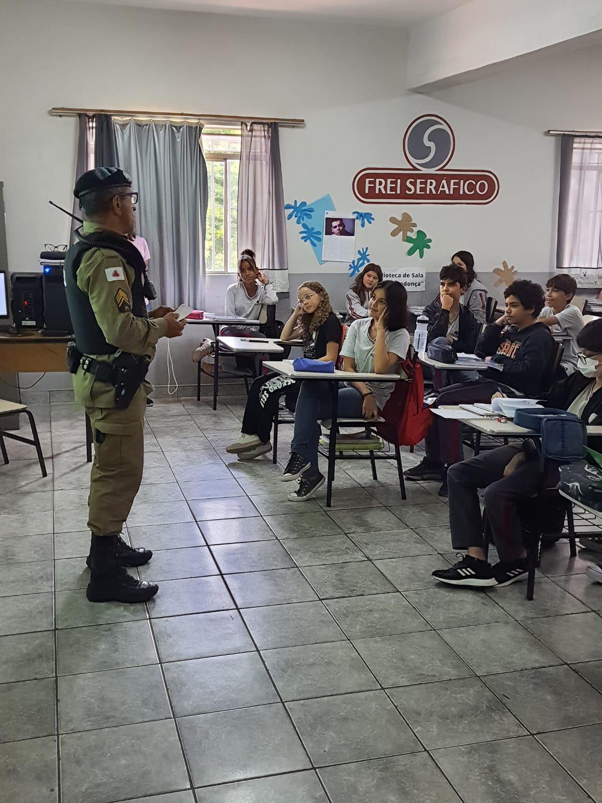 PM visita escolas para divulgar Operação de Proteção Escolar