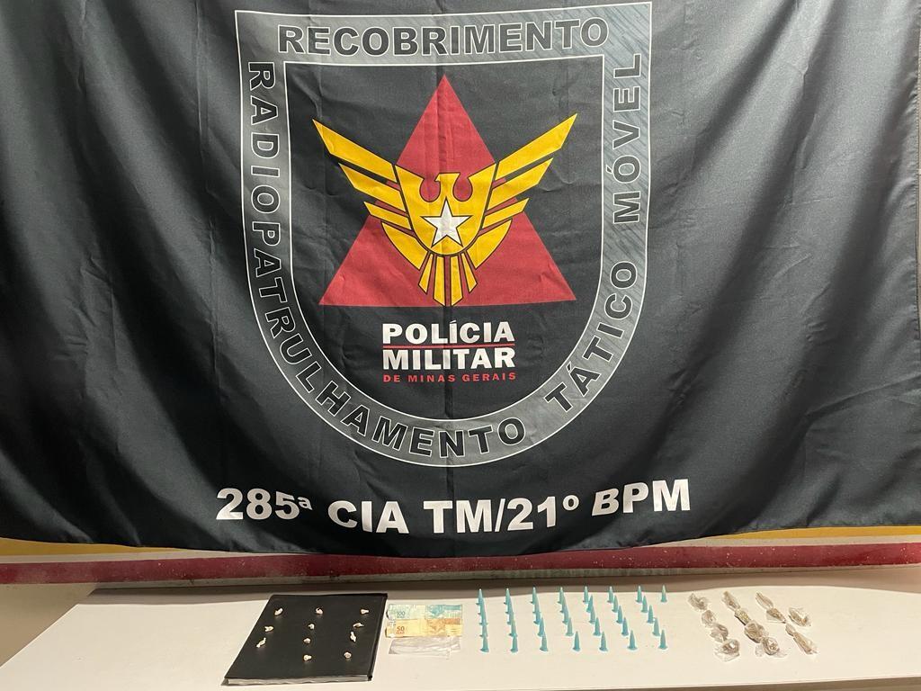 POLÍCIA MILITAR APREENDE DROGAS EM UBÁ