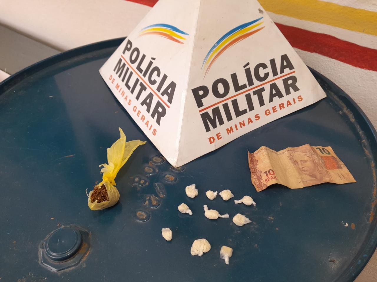 POLÍCIA REALIZA OPERAÇÃO CONTRA TRÁFICO DE DROGAS EM UBÁ