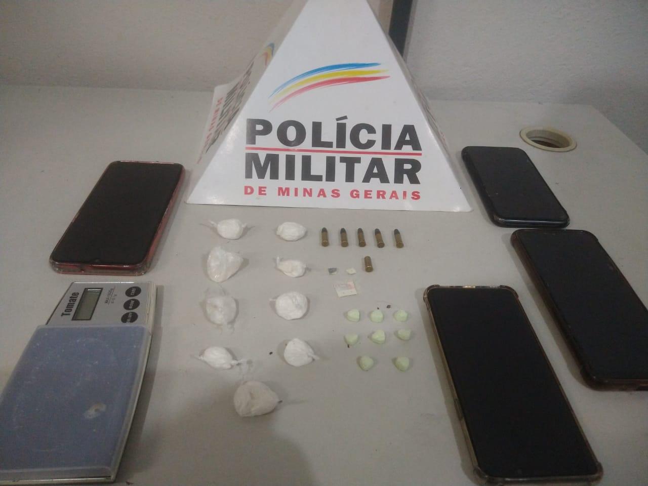 Tentativa de fuga e apreensão de drogas em residência no Bairro COHAB