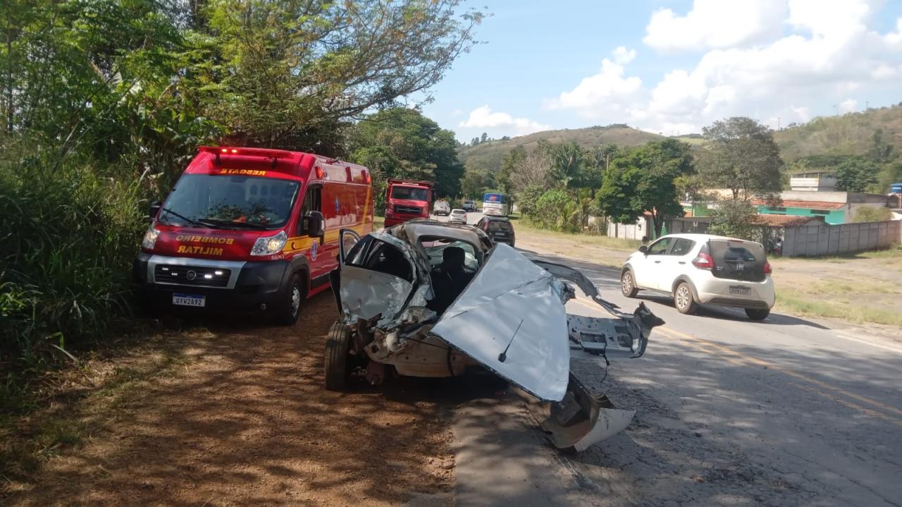 Bombeiros atendem acidente automobilístico com vítima fatal na BR 265