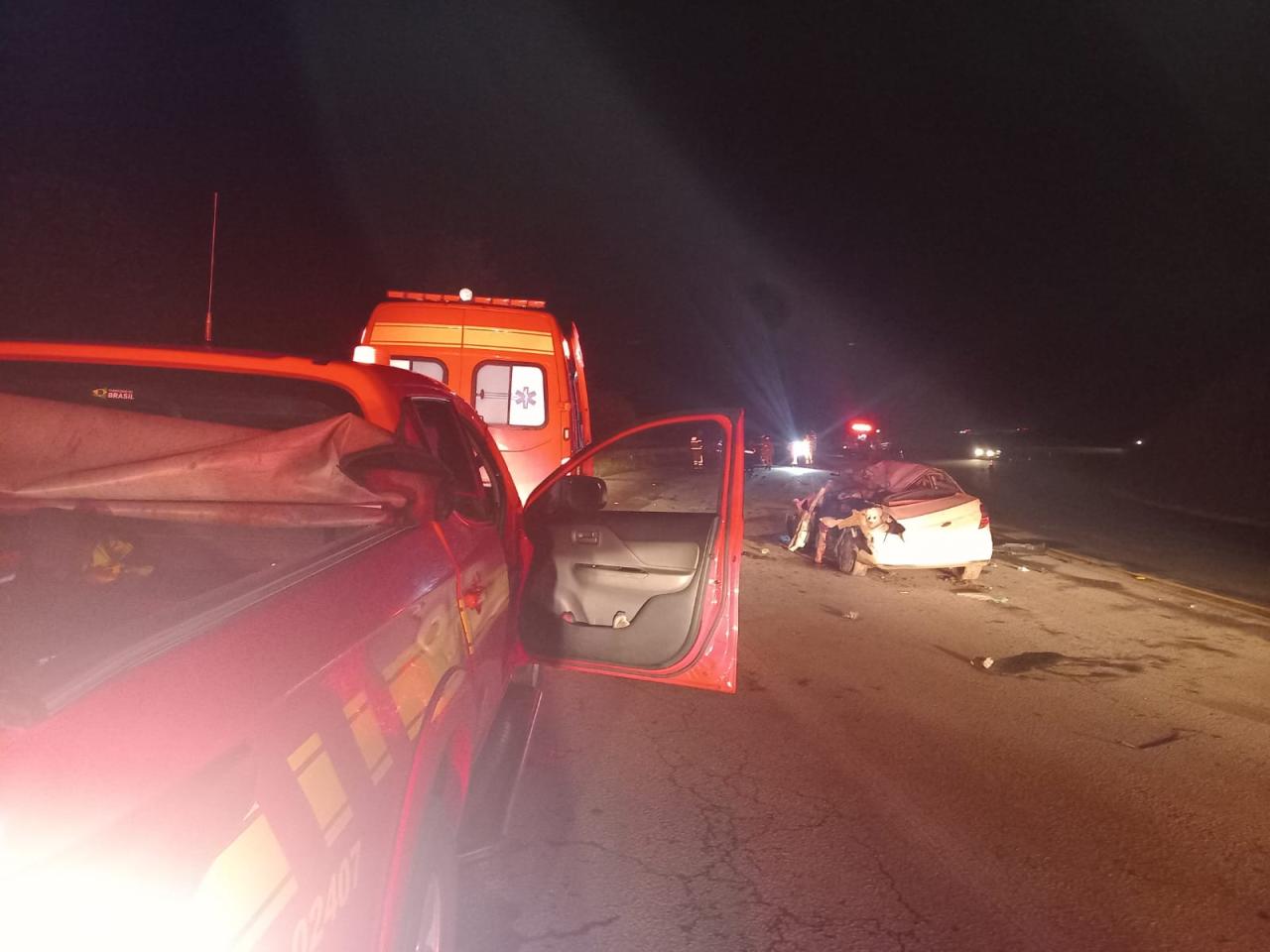 Bombeiros atuam em acidente automobilístico em São Brás do Suaçuí