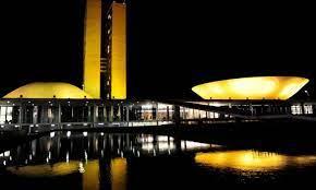 Congresso recebe iluminação especial em apoio ao Maio Amarelo