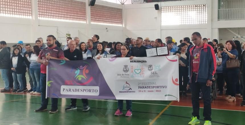 Desfile de abertura do 2º Festival Paradesportivo promove inclusão e superação em Juiz de Fora