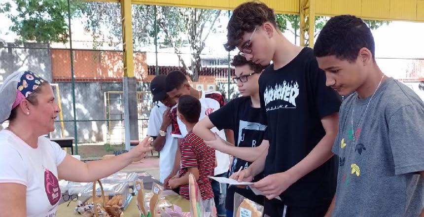 E. M. Engenheiro André Rebouças realiza 3ª Feira de Empreendedores