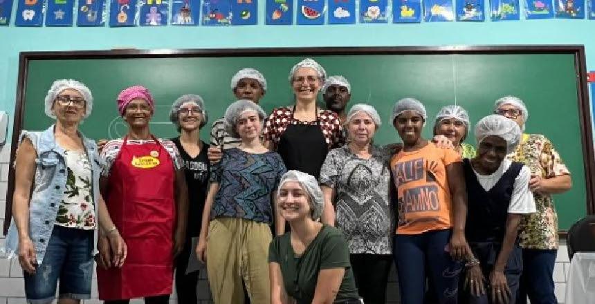 E. M. Professor Oswaldo Velloso realiza projeto sobre alimentação saudável com alunos da EJA