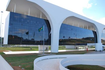 Governo de Minas inicia missão internacional no EUA para novos investimentos.