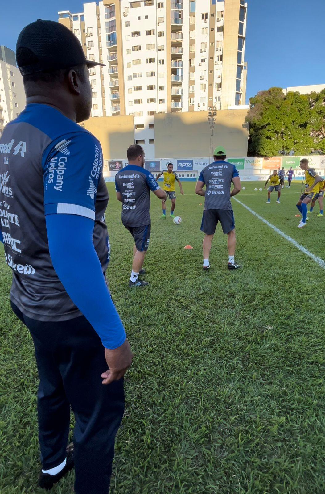 O Sport Club Aymorés enfrenta nesta quarta (10), a equipe do Boa Esporte pela terceira rodada do módulo 2 do Campeonato Mineiro