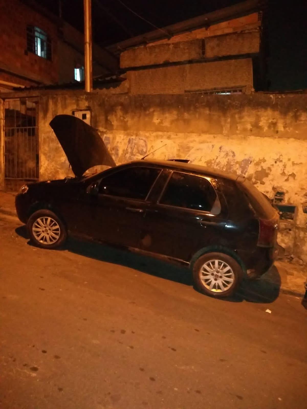 Polícia Militar aborda veículo clonado no bairro São Benedito