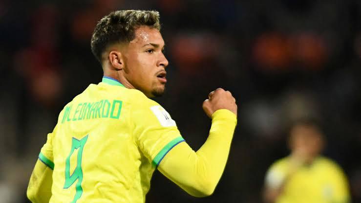 Seleção Brasileira vence no Mundial e segue firme na disputa