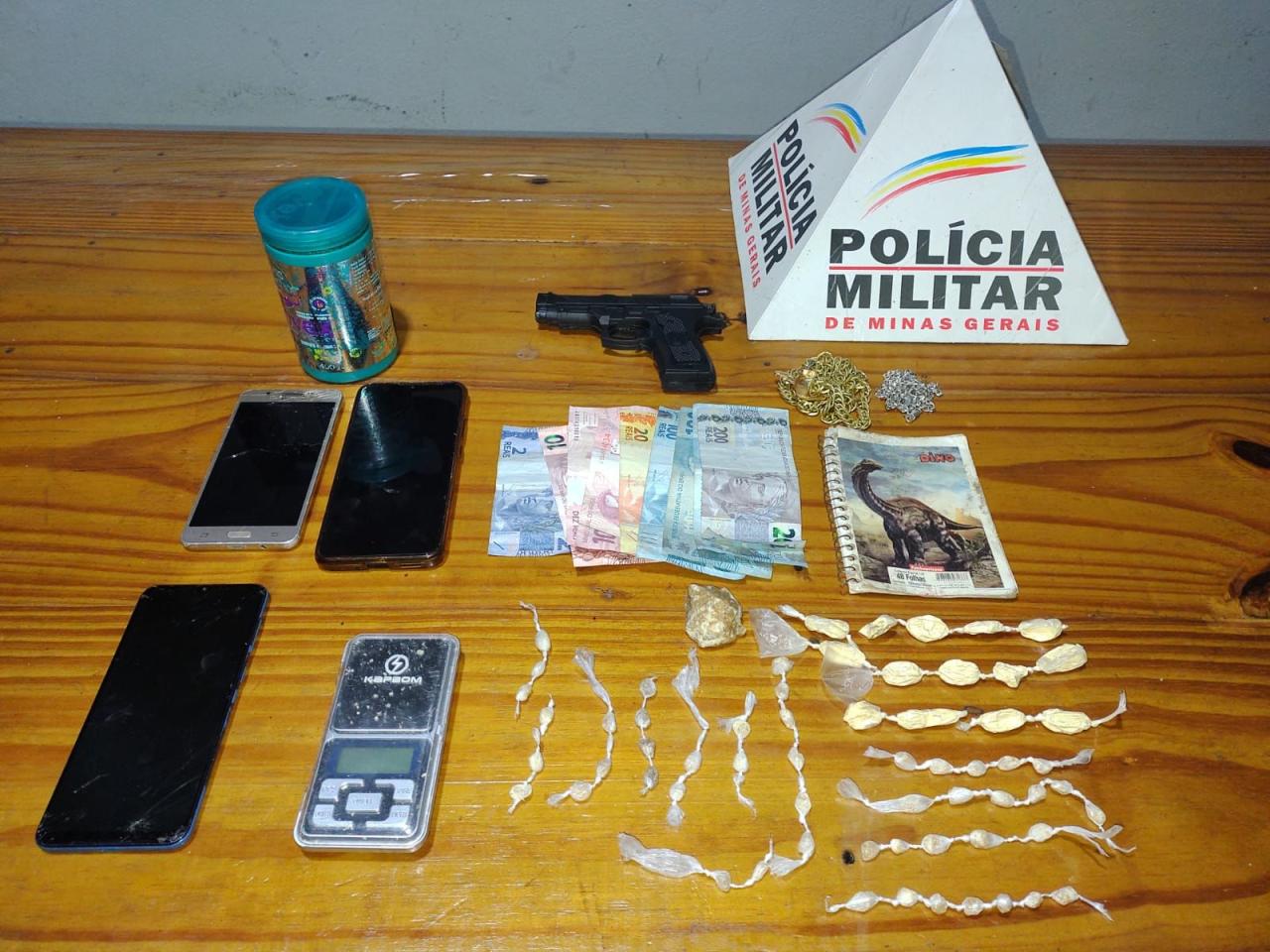 Três pessoas são presas por tráfico de drogas, associação para o tráfico e ameaça em Novo Horizonte