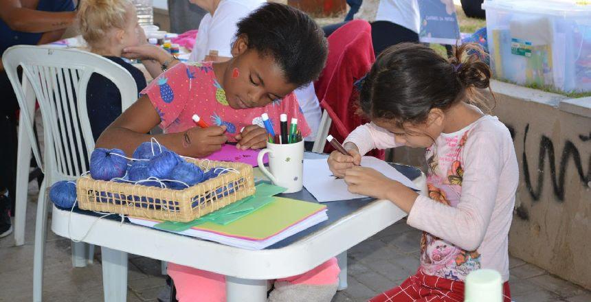 Contação de histórias e varal de desenhos são atrações do Rua de Brincar deste domingo, 2, no Centro