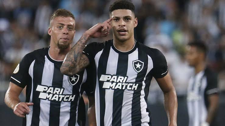 Dificuldades nos bastidores minam o Botafogo: Arbitragem desfavorável e mudanças prejudiciais