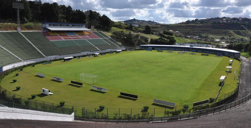 Estádio Radialista Mário Helênio recebe Festival Bom de Bola neste sábado, 24