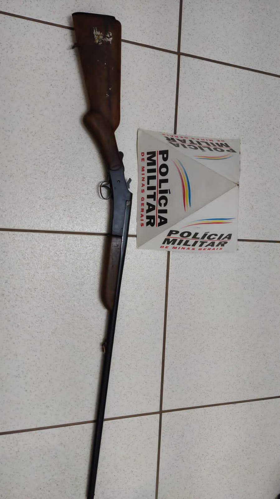 Homem é preso por porte ilegal de arma de fogo em Lagoa Dourada