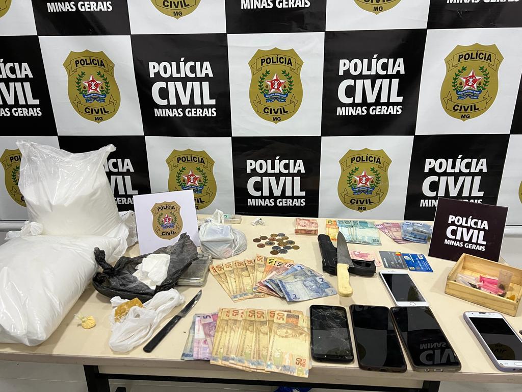 PCMG prende 6 pessoas por tráfico de drogas em Santos Dumont