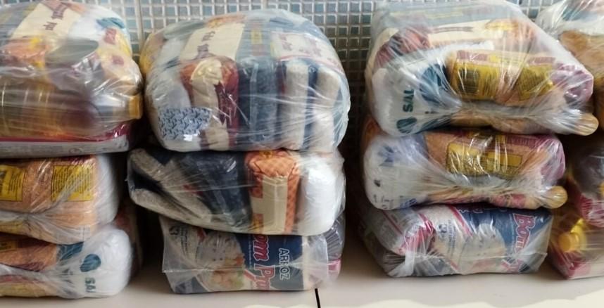 PJF inicia entrega de kits para garantir alimentação a mais de 32 mil alunos durante as férias