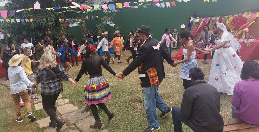 Arraiá no Centro Pop resgata tradição das festas julinas para população em situação de rua