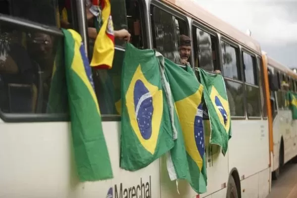 Caminhões de Mato Grosso, Bahia, Goiás e Paraná foram maioria em atos antidemocráticos em Brasília