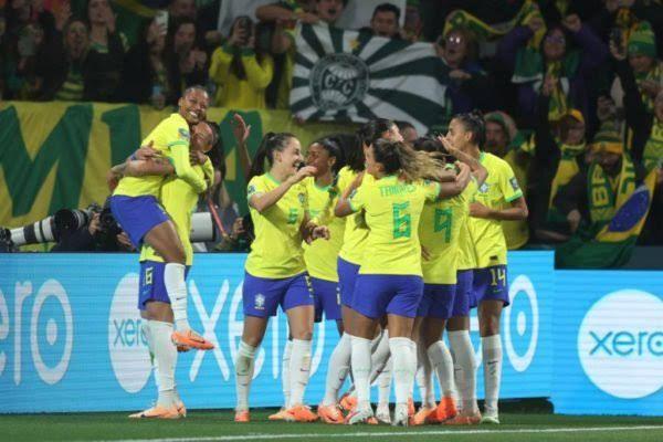 Com goleada em cima do Panamá o Brasil tem sua estreia na Copa do Mundo Feminina