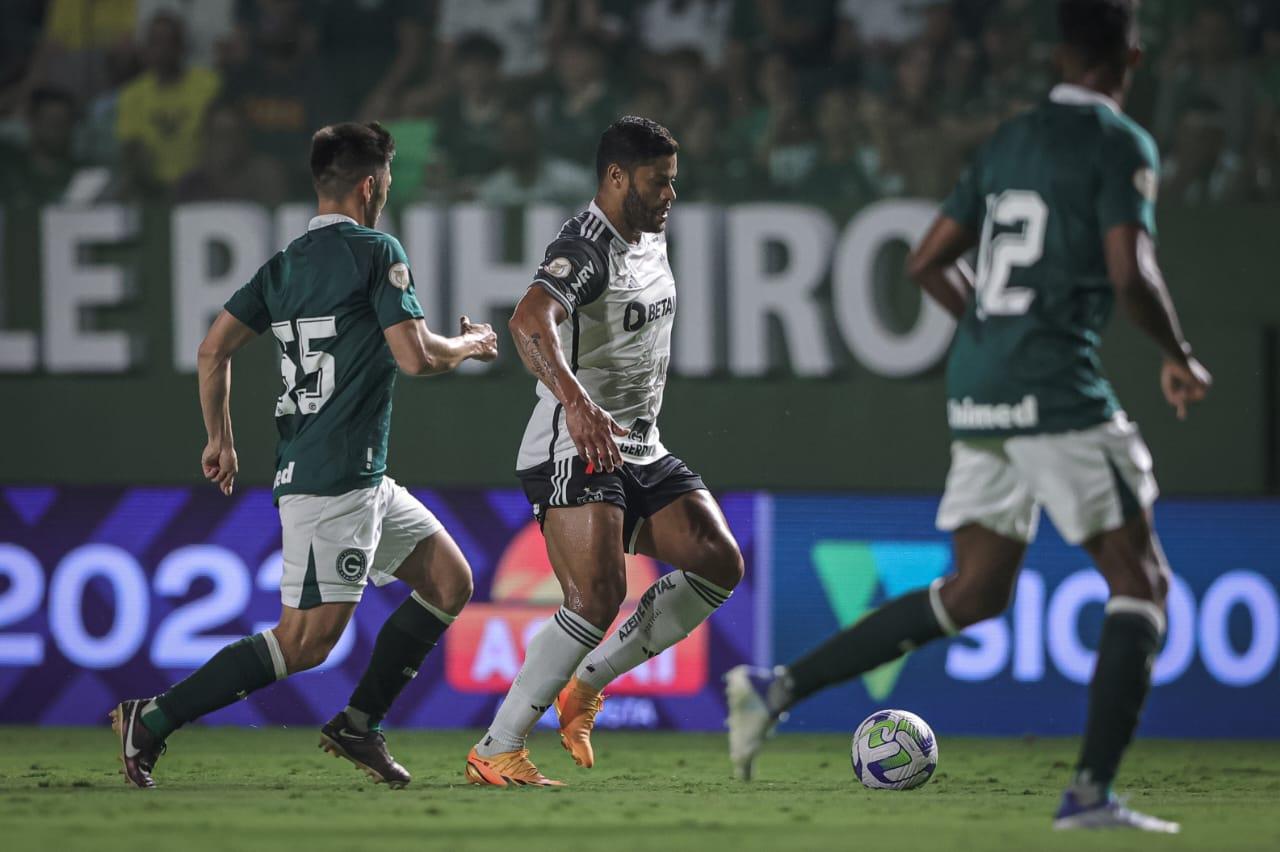 Em jogo frio, Goiás e Atlético-MG empatam em 0 a 0, na Serrinha