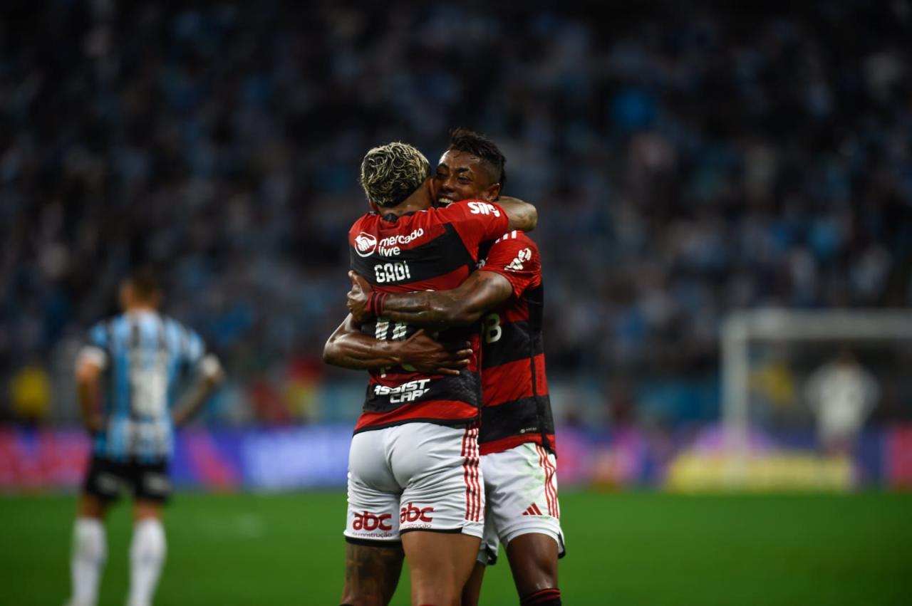 Flamengo derrota o Grêmio na Arena por 2 a 0, e coloca um pé na final da Copa do Brasil