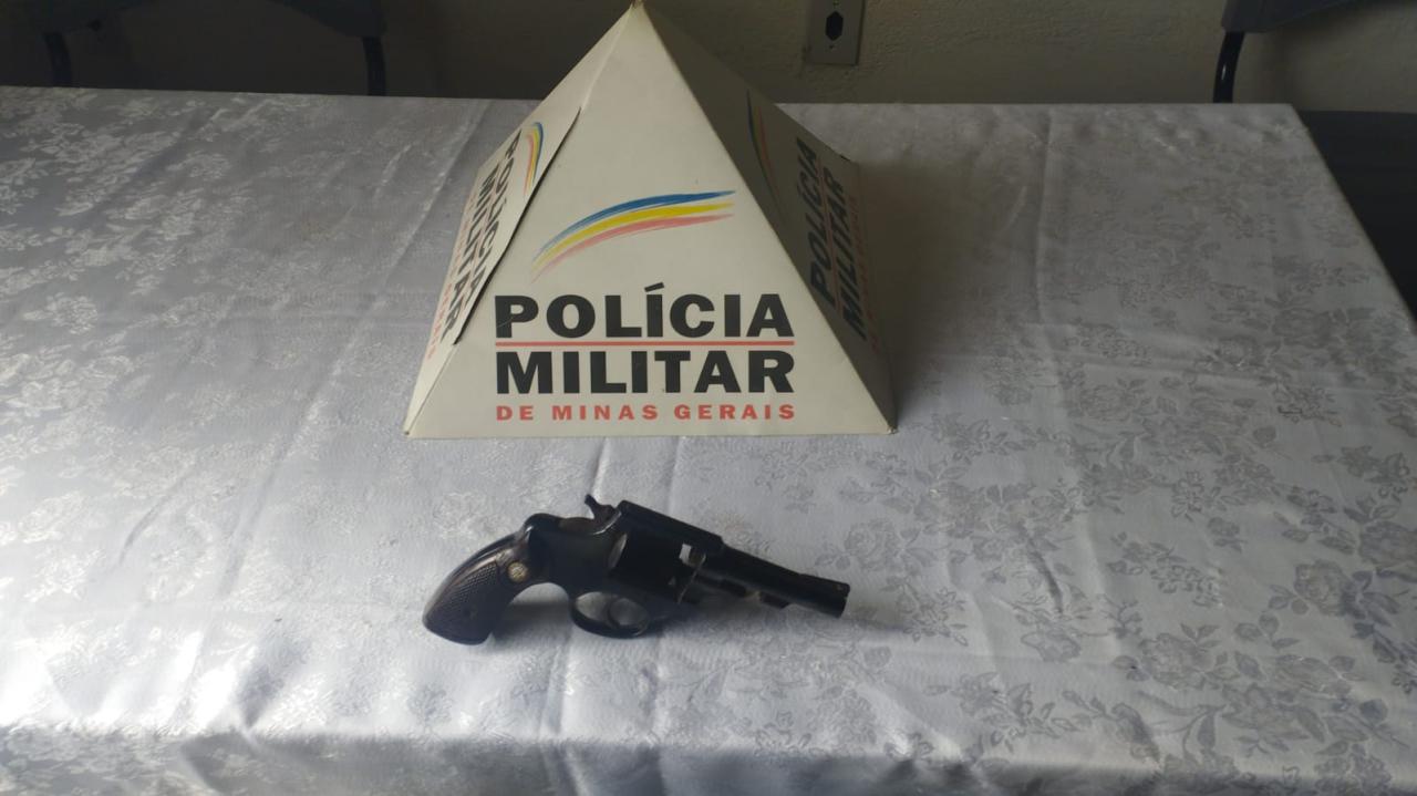 Homem é preso por porte ilegal de arma de fogo em Ibertioga