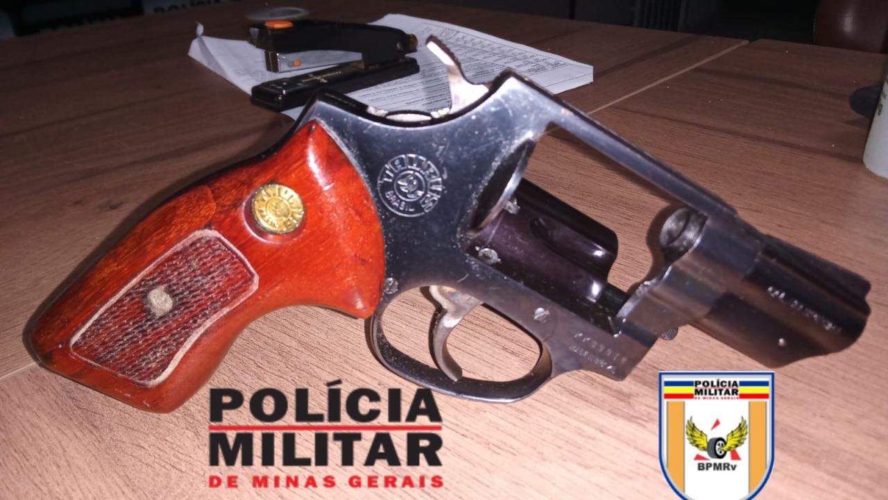 Idoso é preso por porte Ilegal de arma de fogo em Divino-MG