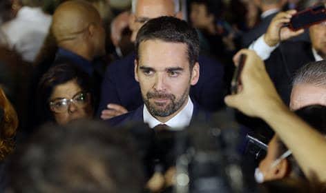 Justiça manda que postagem de Jean Wyllys sobre Leite seja excluída