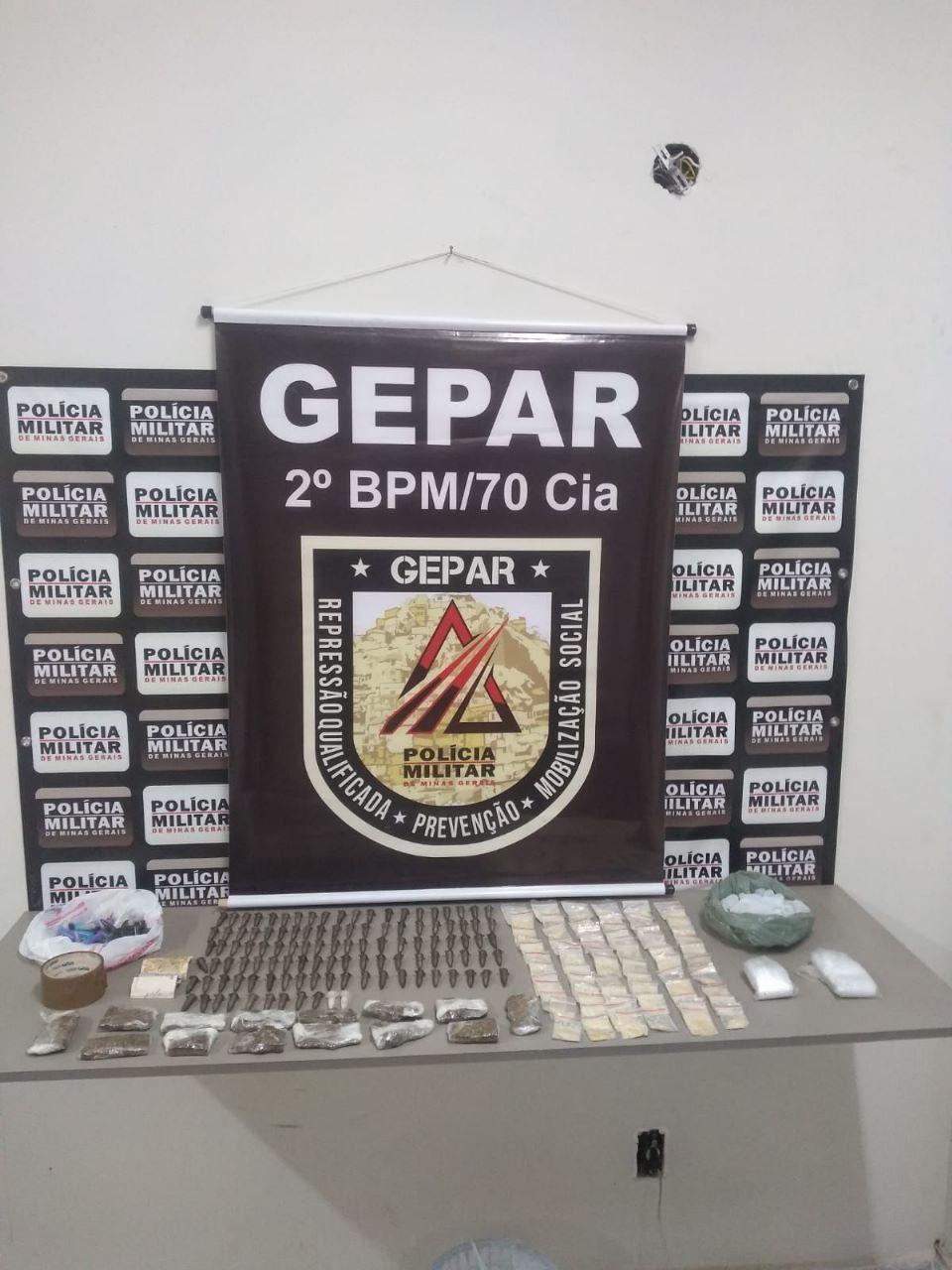 PM apreende 111 Pinos de Cocaína no bairro Vila Alpina