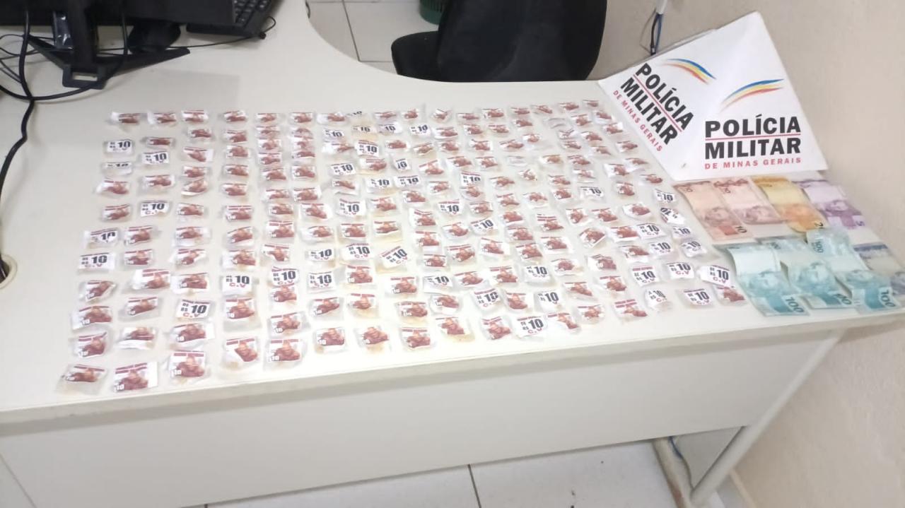 Polícia militar apreende 196 pedras de crack em Arantina