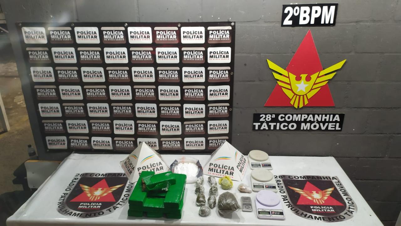 Polícia realiza apreensão de drogas e munições no bairro Progresso durante patrulhamento