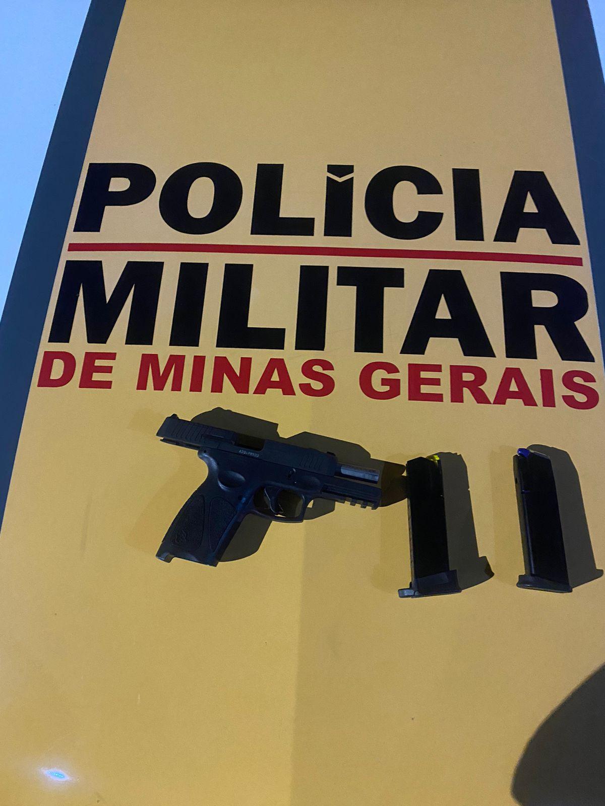homem de 33 anos é preso por porte ilegal de arma durante a Operação Férias Segura da Polícia Militar Rodoviária em São João Nepomuceno
