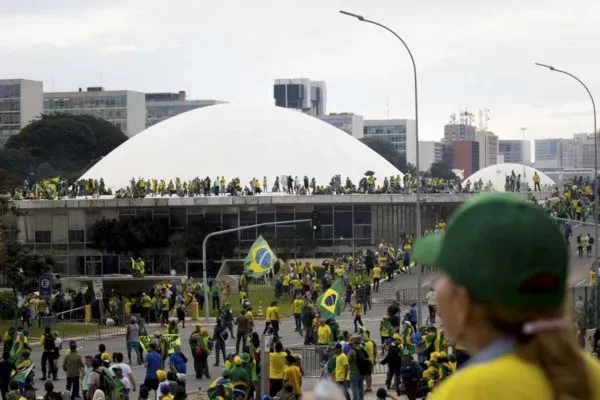 Ato golpista do 08/01: Procuradoria Geral da República lista crimes e pede condenação de 40 acusados a penas de até 30 anos.