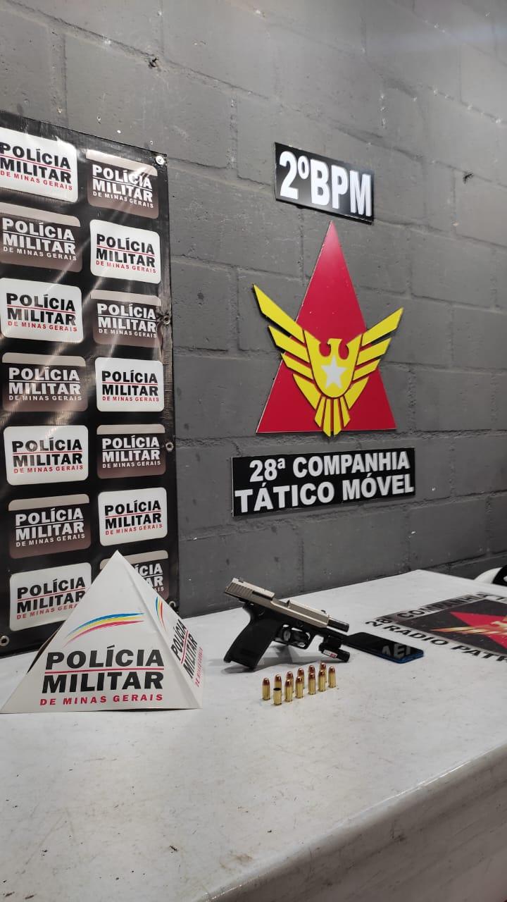 Homem é preso por porte ilegal de armas no bairro Vitorino Braga em Juiz de Fora
