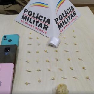 Homem é preso por tráfico de drogas no bairro Vila Santa Terezinha em São João Del Rei