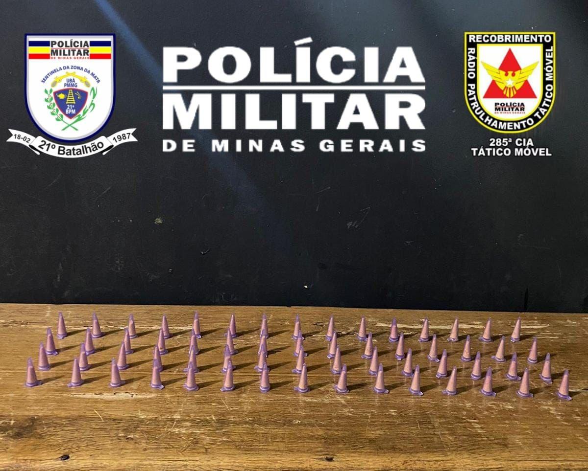 Jovem é preso com sessenta pinos de substância semelhante à cocaína em Ubá