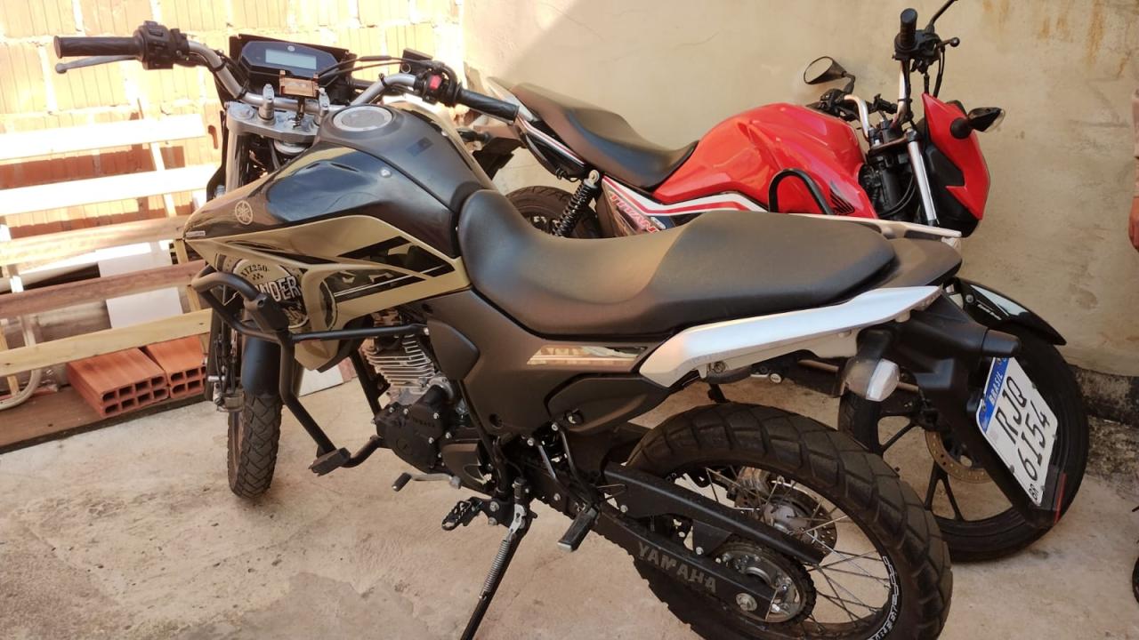 Jovem é preso por roubo e moto é recuperada
