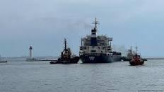 Navio carregado de grãos deixa a Ucrânia e desafia bloqueio Russo