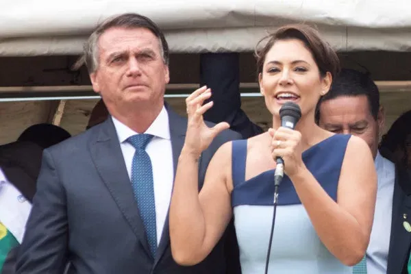 Parecer da Procuradoria Geral da União embasou silêncio de Bolsonaro e Michele na PF