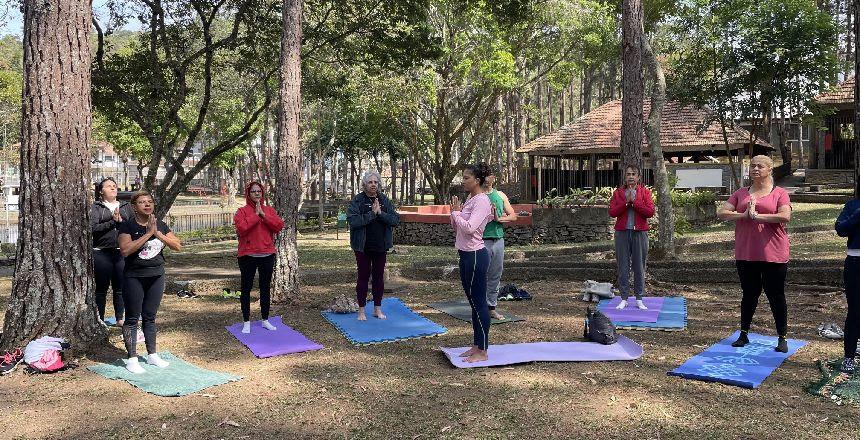 Parque Municipal oferece aula de Yoga gratuita e Visitas Guiadas neste domingo, 6