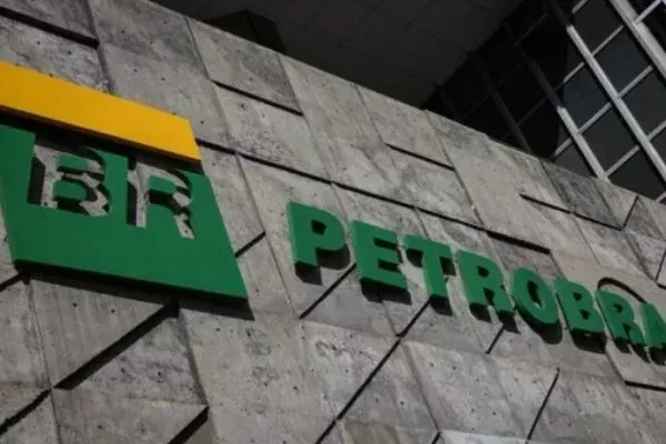 Petrobrás e Caixa fecham acordo para crédito de 1 bilhão de reais em óleo e gás