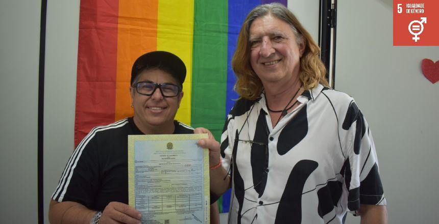 PJF entrega primeira certidão do edital “Meu NOME, minha IDENTIDADE”